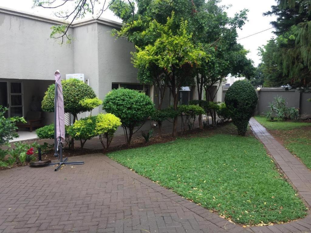 Toro Guest House Ράστενμπεργκ Εξωτερικό φωτογραφία