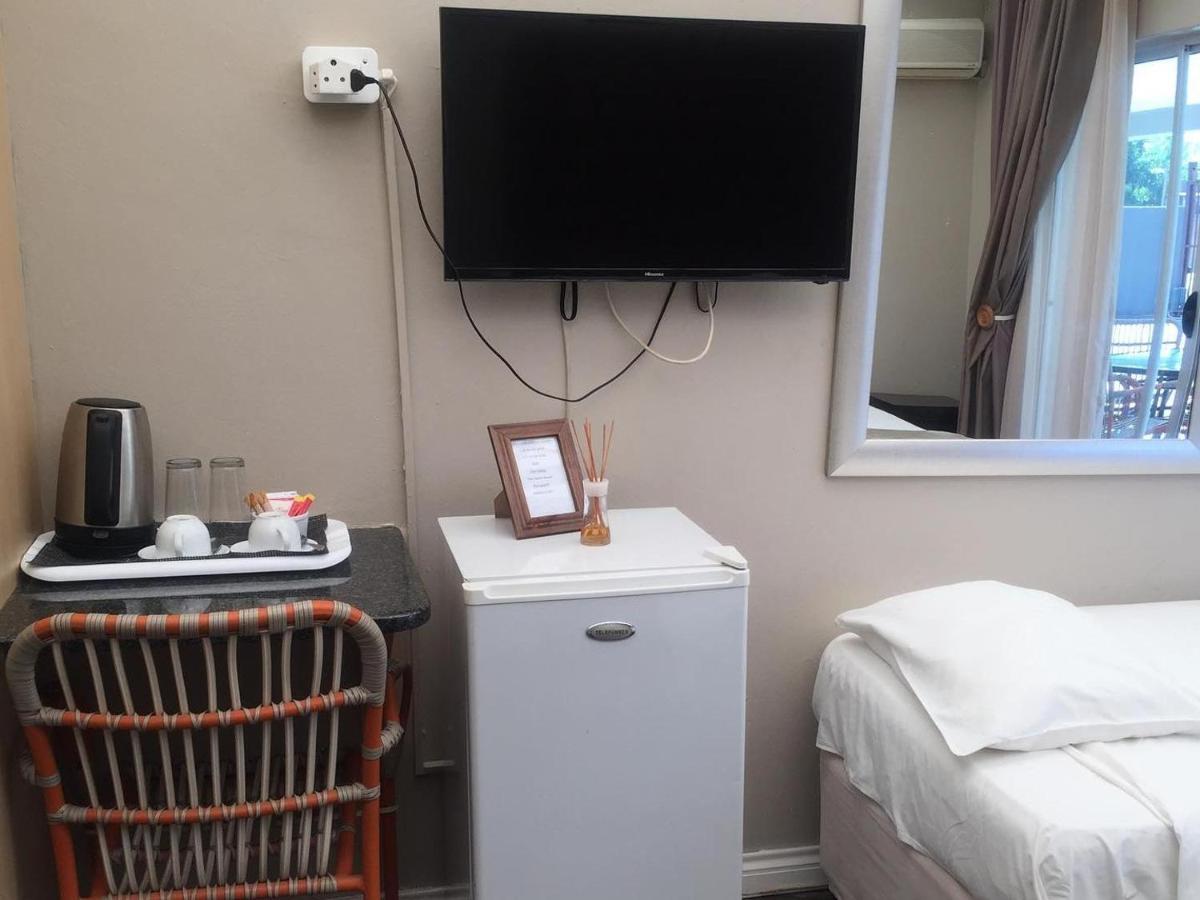 Toro Guest House Ράστενμπεργκ Εξωτερικό φωτογραφία