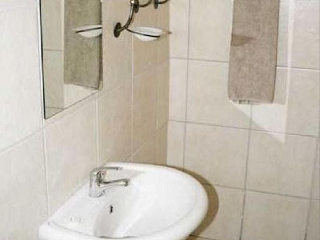 Toro Guest House Ράστενμπεργκ Εξωτερικό φωτογραφία