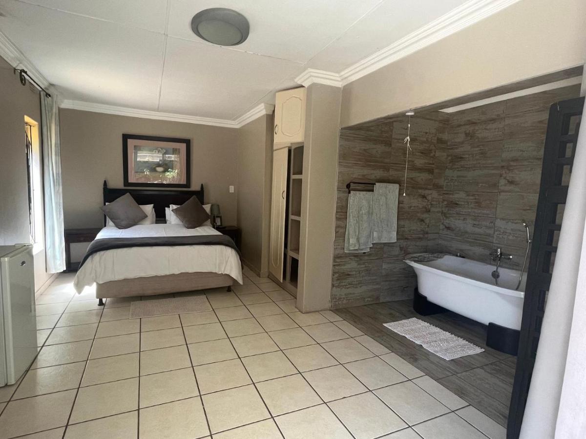 Toro Guest House Ράστενμπεργκ Εξωτερικό φωτογραφία