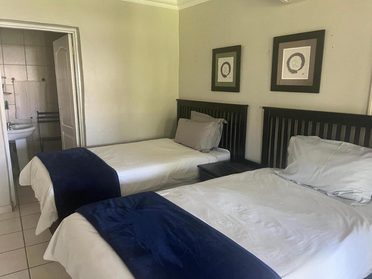 Toro Guest House Ράστενμπεργκ Εξωτερικό φωτογραφία