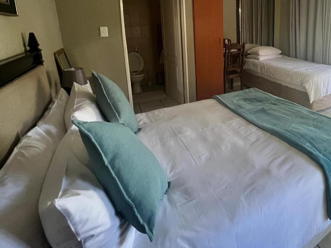 Toro Guest House Ράστενμπεργκ Εξωτερικό φωτογραφία