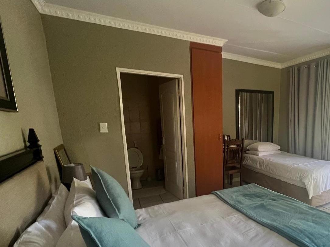 Toro Guest House Ράστενμπεργκ Εξωτερικό φωτογραφία