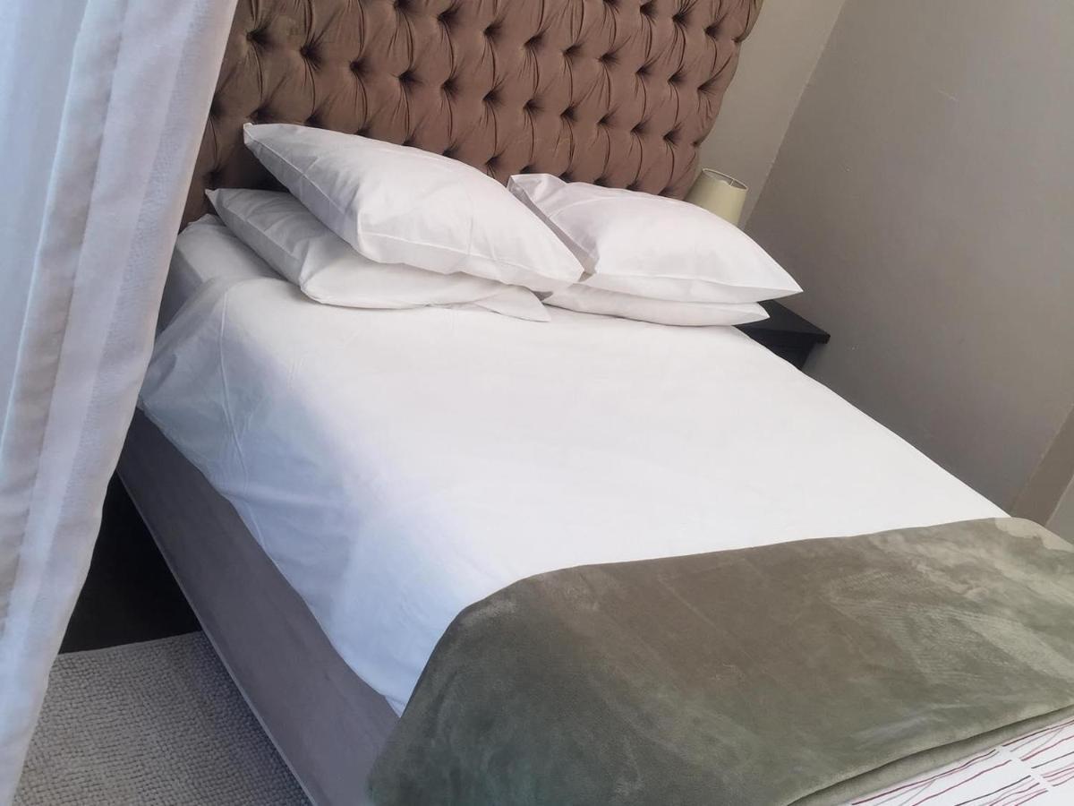 Toro Guest House Ράστενμπεργκ Εξωτερικό φωτογραφία